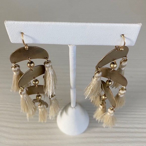 {FREE} Earrings with $100+ Purchase - Picture 5 of 9